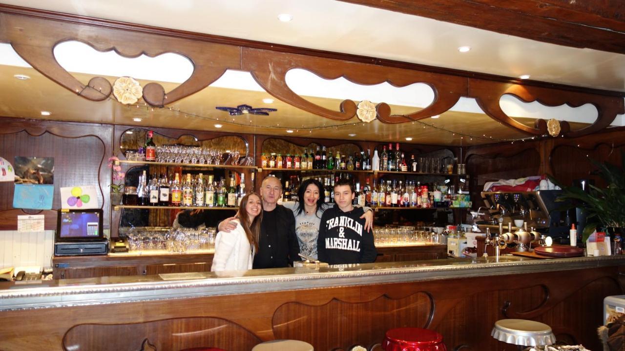Hotel Les Gentianes La Morte Extérieur photo